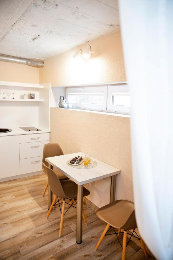 Apartment In Garage With Free Parking Kaunas Luaran gambar