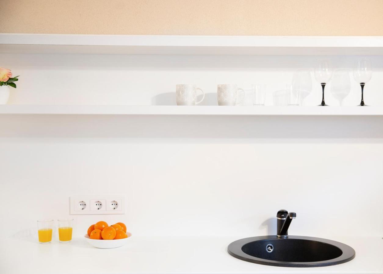 Apartment In Garage With Free Parking Kaunas Luaran gambar