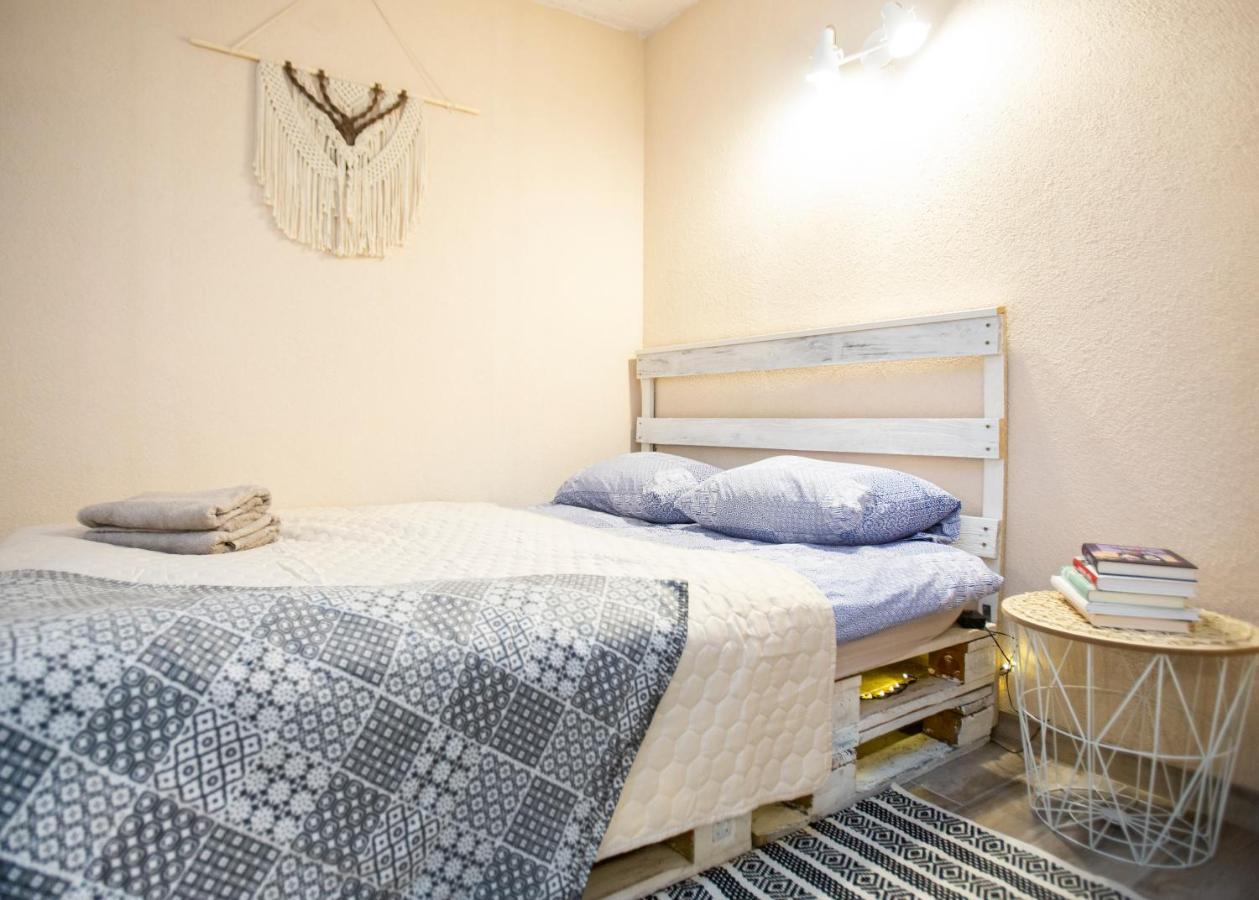 Apartment In Garage With Free Parking Kaunas Luaran gambar