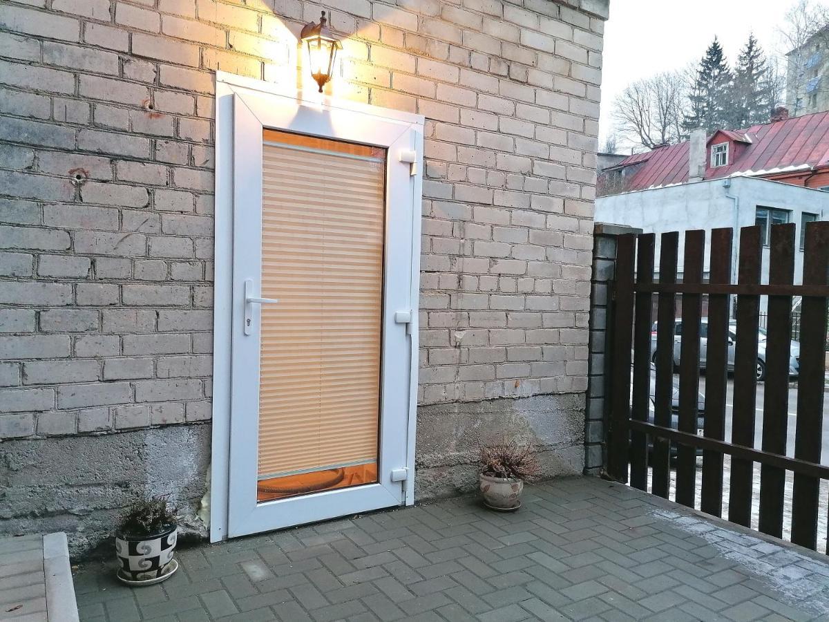 Apartment In Garage With Free Parking Kaunas Luaran gambar