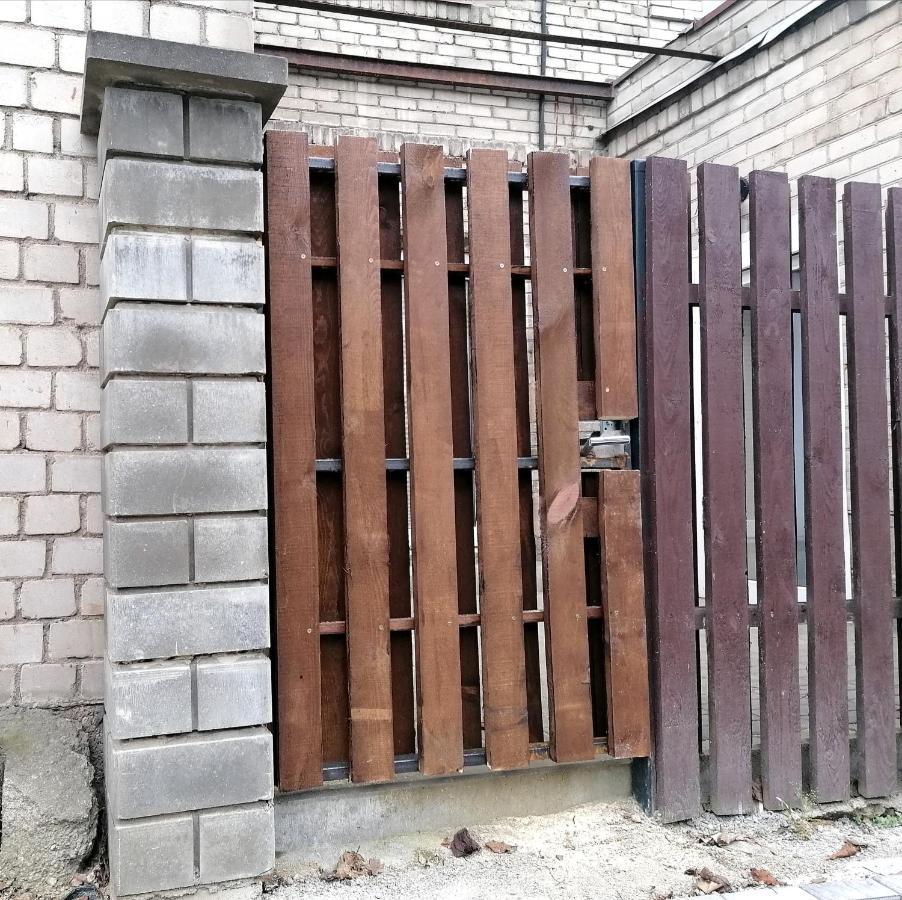 Apartment In Garage With Free Parking Kaunas Luaran gambar